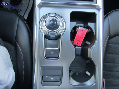 Certified 2024 Ford Edge ST-Line AWD/4WD image 19