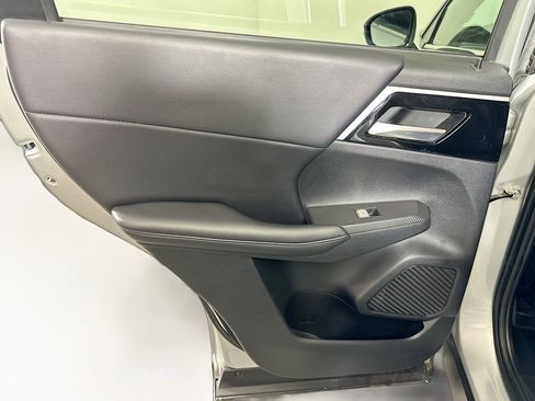 Used 2024 Mitsubishi Outlander SE image 27
