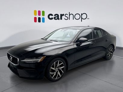 Used 2019 Volvo S60 T6 Momentum w/ Premium Package