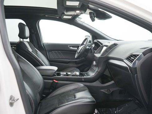Used 2019 Ford Edge ST w/ Cold Weather Package AWD/4WD image 11