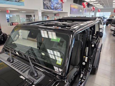 New 2024 Jeep Wrangler Unlimited AWD/4WD image 28