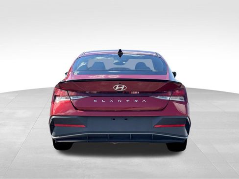 Used 2026 Hyundai Elantra Sport FWD image 7