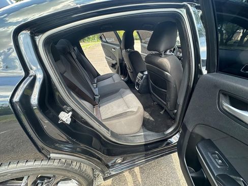 Used 2020 Dodge Charger SXT image 10