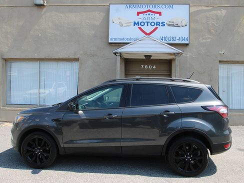 Used 2018 Ford Escape SE w/ SE Sport Appearance Package AWD/4WD image 5