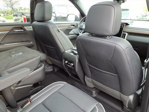 Used 2024 GMC Acadia Denali w/ Super Cruise Package AWD/4WD image 23