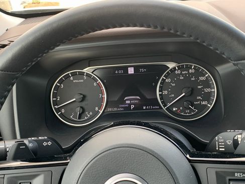 Used 2022 Nissan Rogue SL w/ SL Premium Package image 11