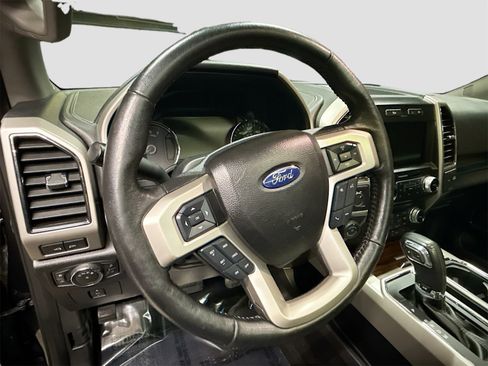 Used 2017 Ford F150 Lariat w/ Equipment Group 502A Luxury image 8