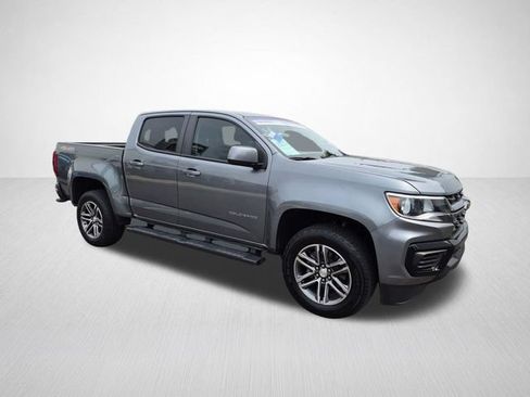 Used 2022 Chevrolet Colorado W/T w/ Custom Special Edition AWD/4WD image 4