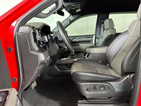 Used 2025 Chevrolet Silverado 1500 ZR2 w/ Dark Appearance Package image 11