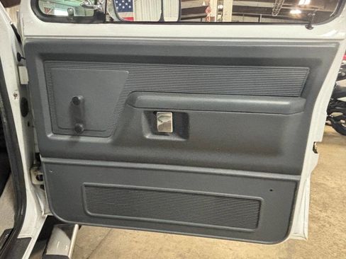 Used 1993 Dodge D/W Truck 250 RWD image 23