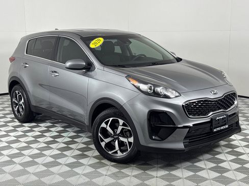Used 2020 Kia Sportage LX image 2