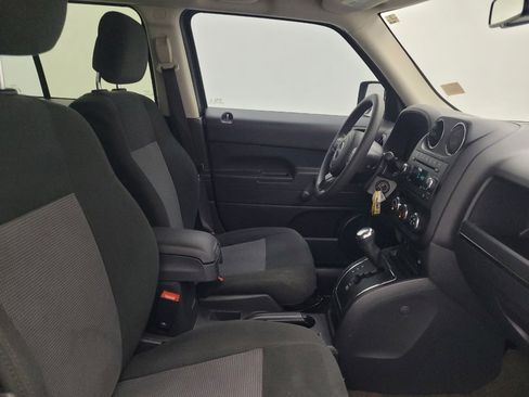 Used 2017 Jeep Patriot Sport FWD image 21
