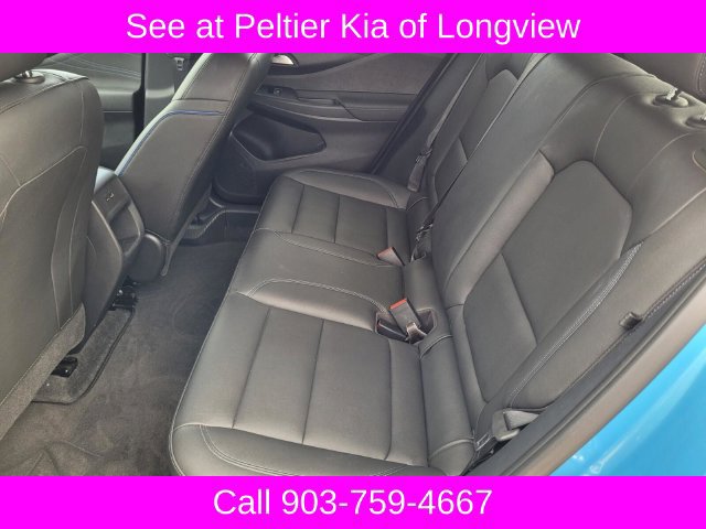 Used 2025 Buick Envista Sport Touring w/ Convenience II Package FWD image 17