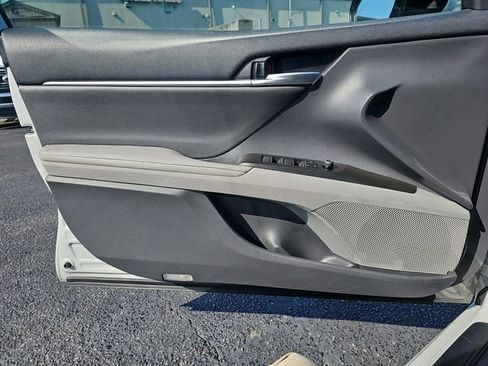 Used 2023 Toyota Camry XSE image 32