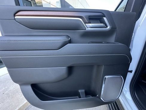 New 2026 GMC Sierra 2500 Denali w/ Denali Reserve Package image 25