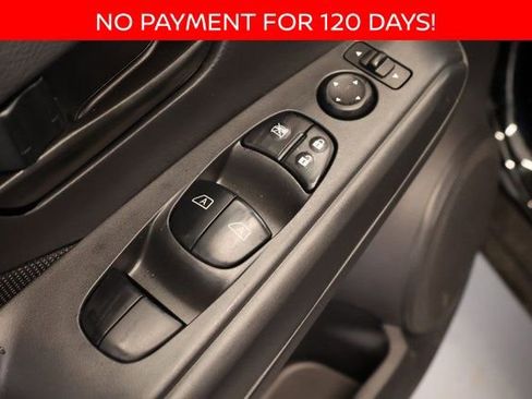 New 2025 Nissan Kicks Play S image 10