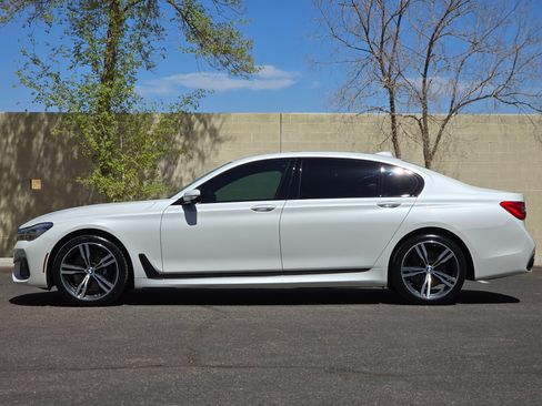 Used 2016 BMW 740i RWD image 7