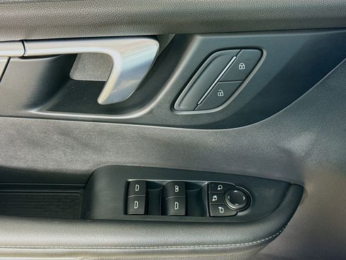 Used 2025 Buick Enclave Preferred image 21