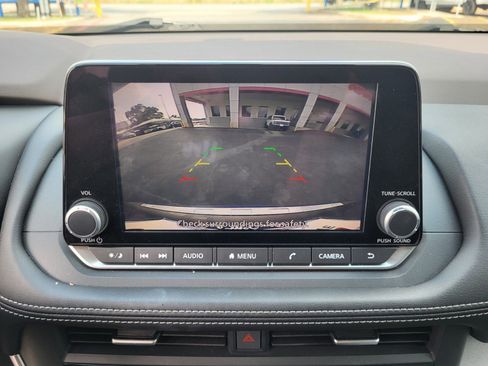 Used 2023 Nissan Rogue SV FWD image 23