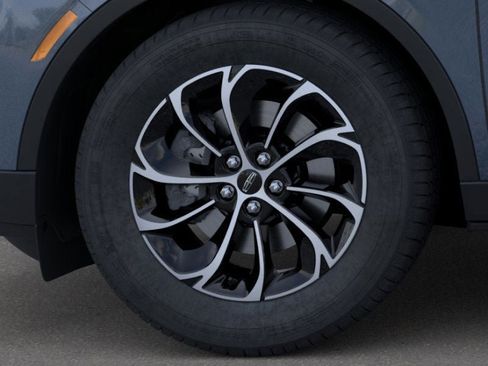 New 2025 Lincoln Nautilus Premier w/ Equipment Group 102A image 19