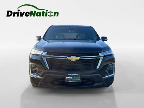 Used 2022 Chevrolet Traverse LS FWD image 2