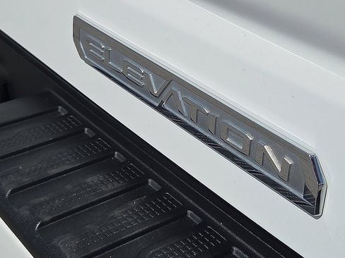 Used 2024 GMC Sierra 1500 Elevation AWD/4WD image 8