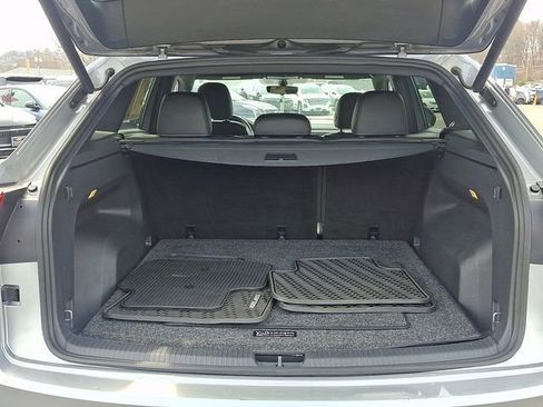 Used 2020 Volkswagen Atlas Cross Sport SE image 31