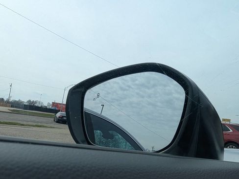 Used 2024 Honda Civic EX-L image 5