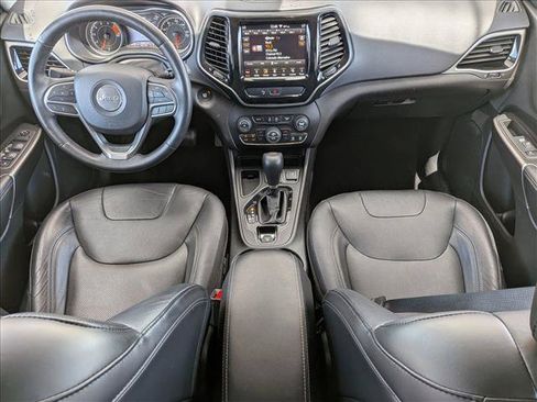 Used 2019 Jeep Cherokee Limited FWD image 17