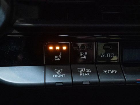 Certified 2024 Toyota Crown Limited image 28