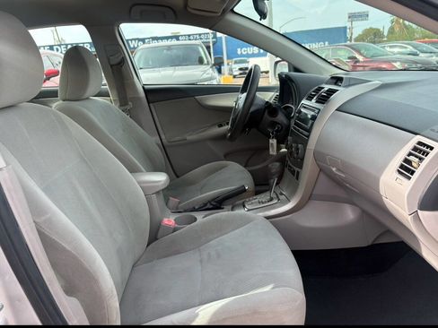 Used 2012 Toyota Corolla LE FWD image 4