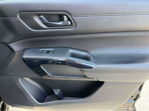 Used 2024 Nissan Pathfinder SV AWD/4WD image 11