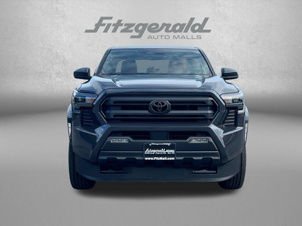 Used 2024 Toyota Tacoma SR5 AWD/4WD image 6