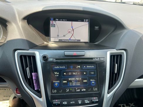 Used 2017 Acura TLX w/ Technology Package FWD image 20
