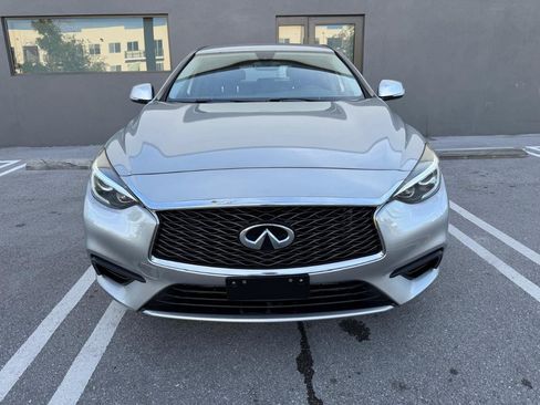 Used 2017 INFINITI QX30 FWD image 8