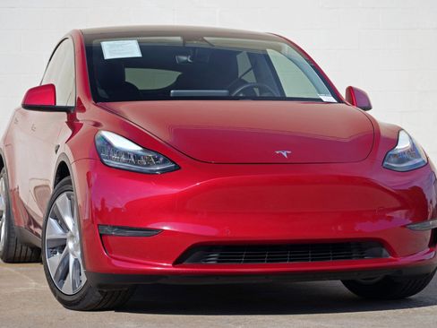 Used 2021 Tesla Model Y Long Range AWD/4WD image 4