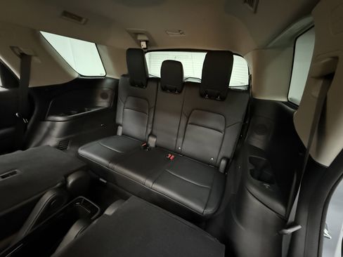 Used 2022 Nissan Pathfinder Platinum image 28