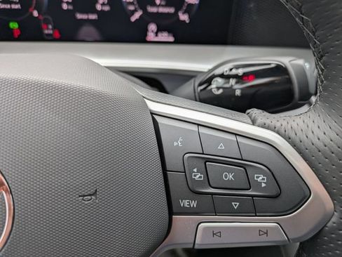 New 2026 Volkswagen Tiguan SE R-Line FWD image 28