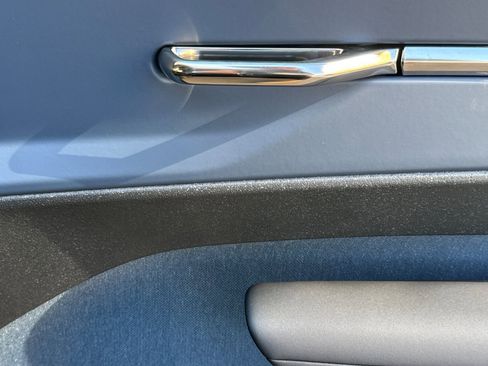 New 2025 Volvo EX30 Plus w/ Protection Package Premier image 19