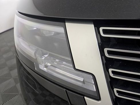 Used 2024 Land Rover Range Rover SE image 10