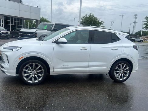 Used 2024 Buick Encore GX Avenir w/ Avenir Technology Package AWD/4WD image 9