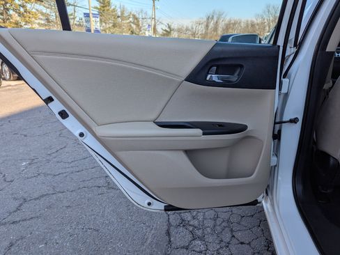 Used 2015 Honda Accord EX image 36