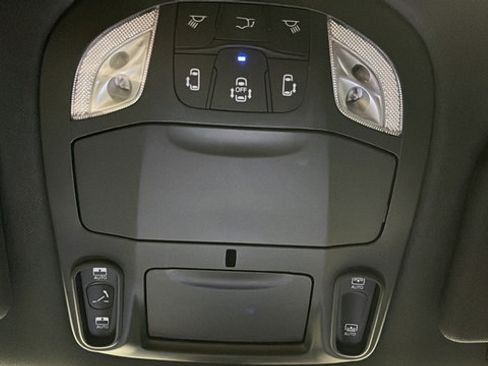 Used 2023 Chrysler Pacifica Touring-L w/ S Appearance Package AWD/4WD image 34