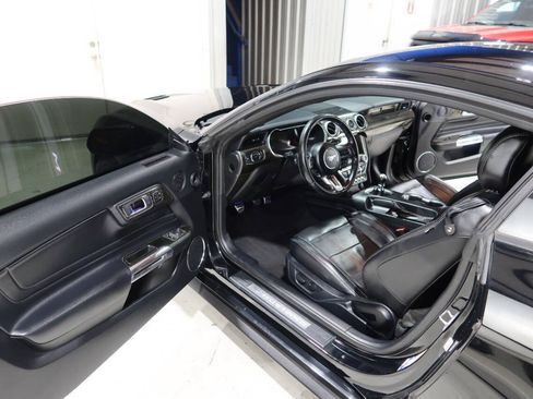 Used 2020 Ford Mustang GT Premium w/ GT Performance Package RWD image 17