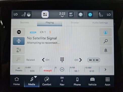 Used 2022 RAM 1500 Laramie AWD/4WD image 16