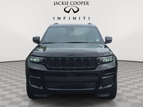 Used 2025 Jeep Grand Cherokee L Limited w/ Black Appearance Package AWD/4WD image 2