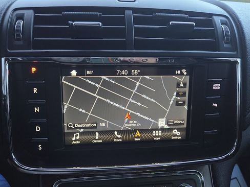 Used 2019 Lincoln Continental Select image 32