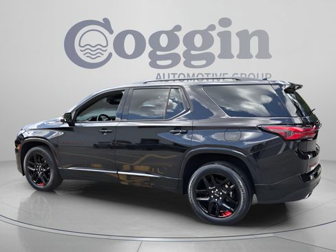 Certified 2023 Chevrolet Traverse Premier w/ Redline Edition FWD image 3