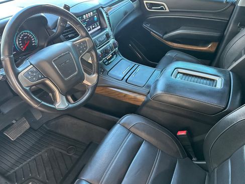 Used 2020 GMC Yukon Denali w/ Denali Premium Package AWD/4WD image 11