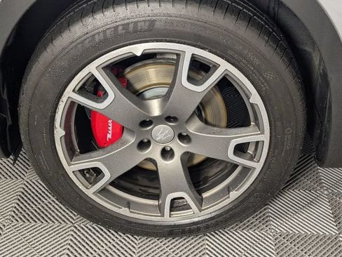 Used 2018 Maserati Levante AWD/4WD image 8